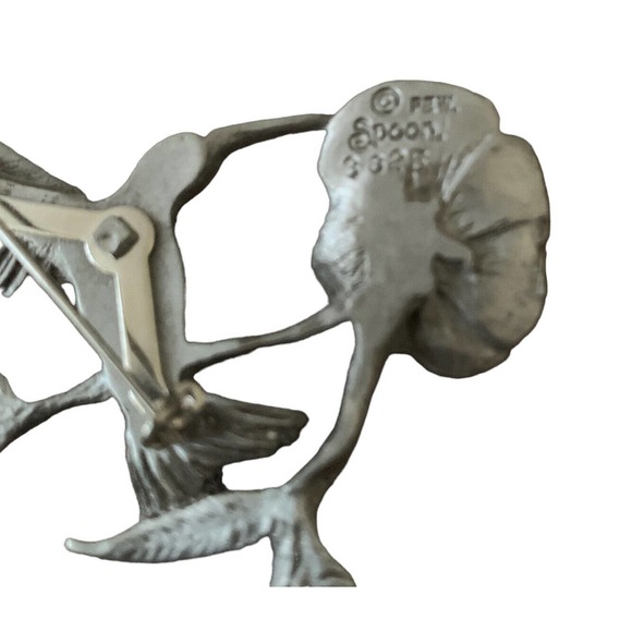 Vintage Hummingbird Brooch Pewter Flower Pin Signed Spoon 3825 Figural Bird 3” - Picture 6 of 10